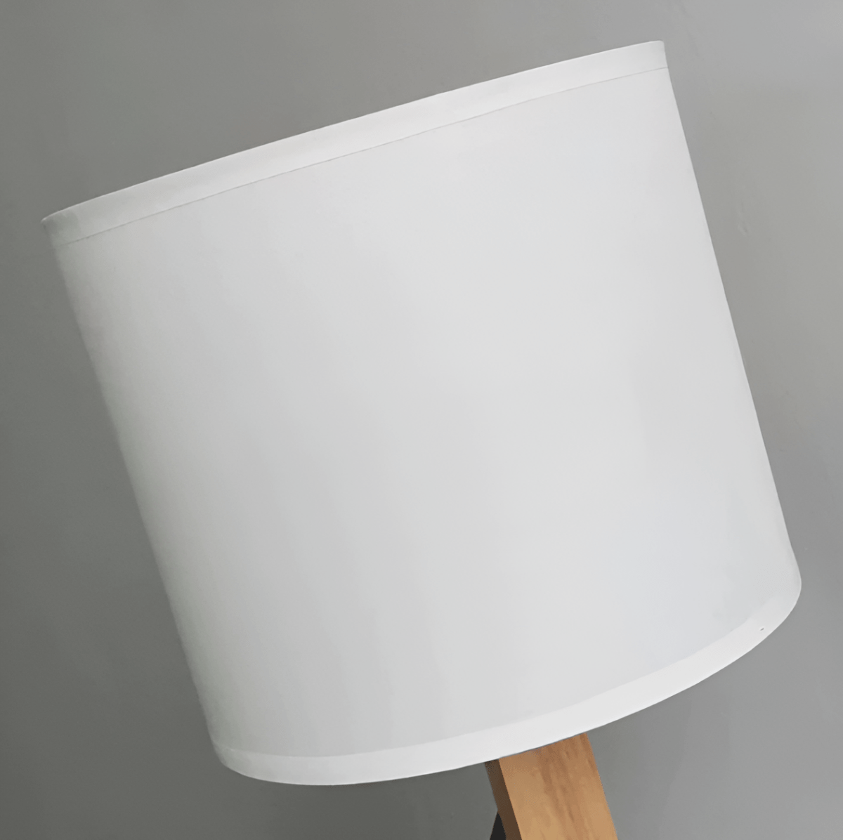 Zerelle – Adjustable Lamp with Wood Details