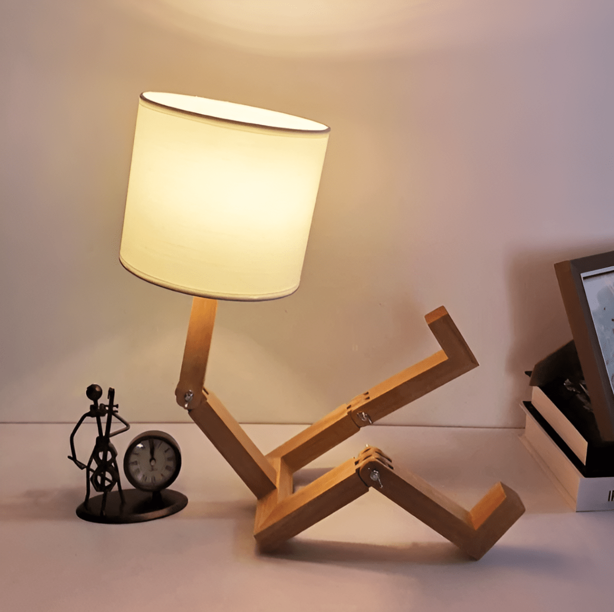 Zerelle – Adjustable Lamp with Wood Details