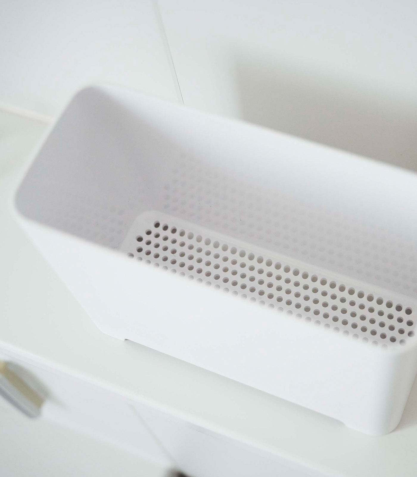 Zerelle – Self-Draining Bath Organizer