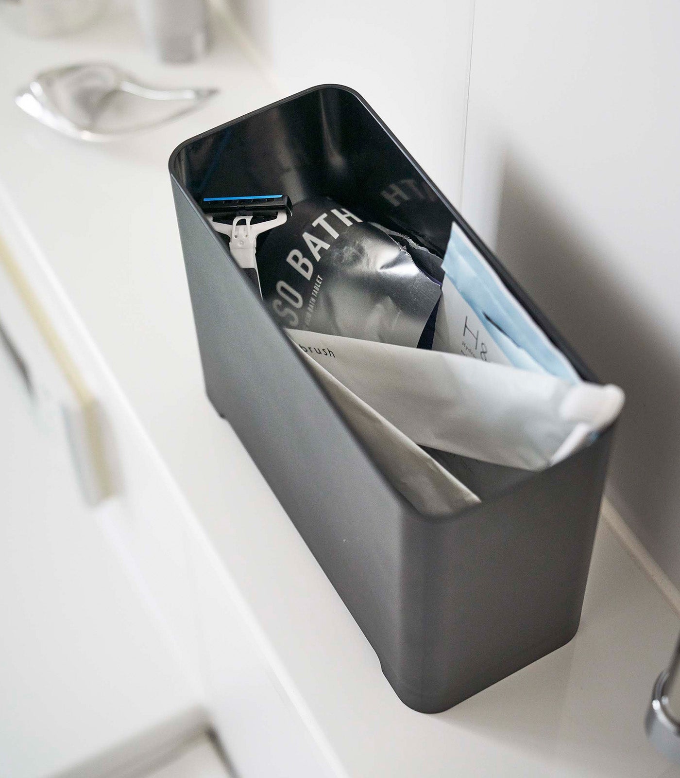Zerelle – Self-Draining Bath Organizer
