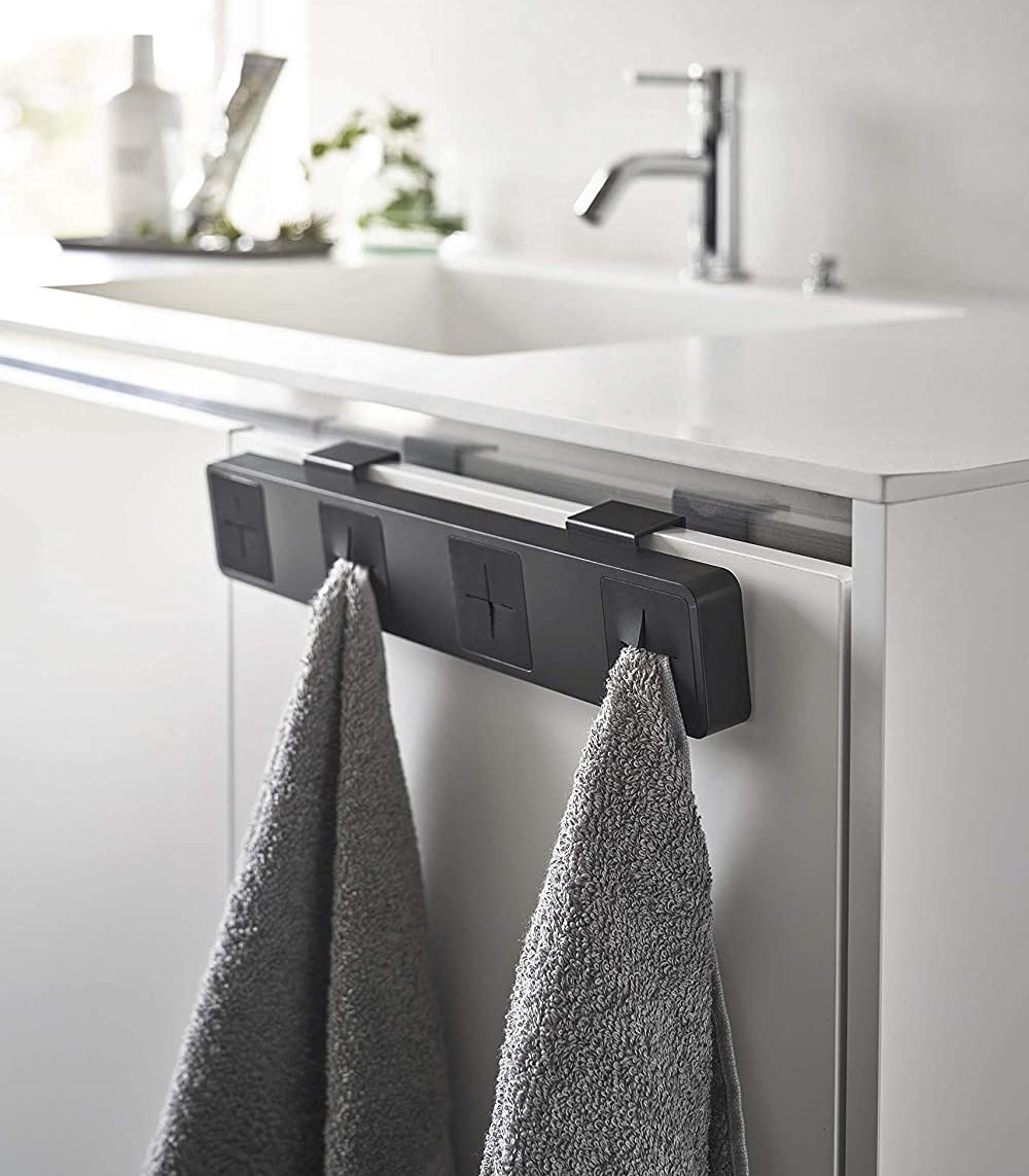 Zerelle – Push Towel Holder