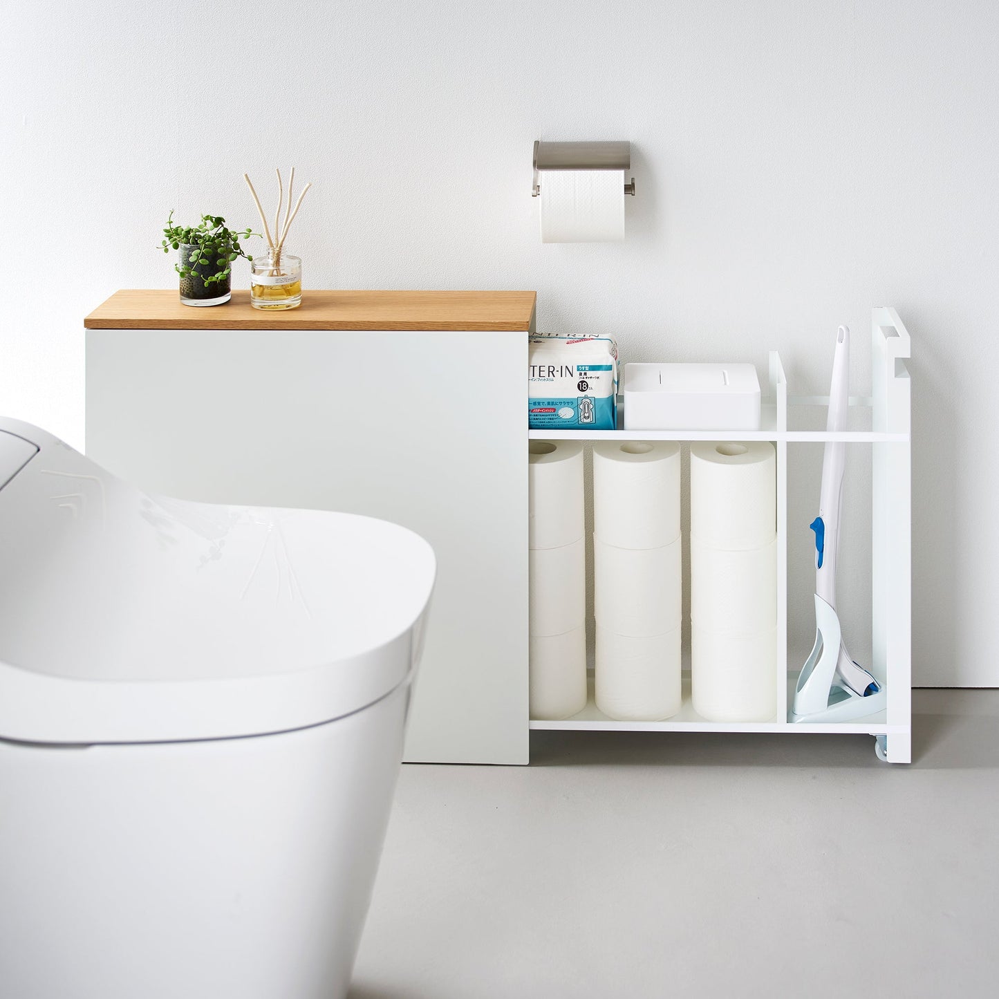 Zerelle – Pull-Out Bathroom Storage Cabinet