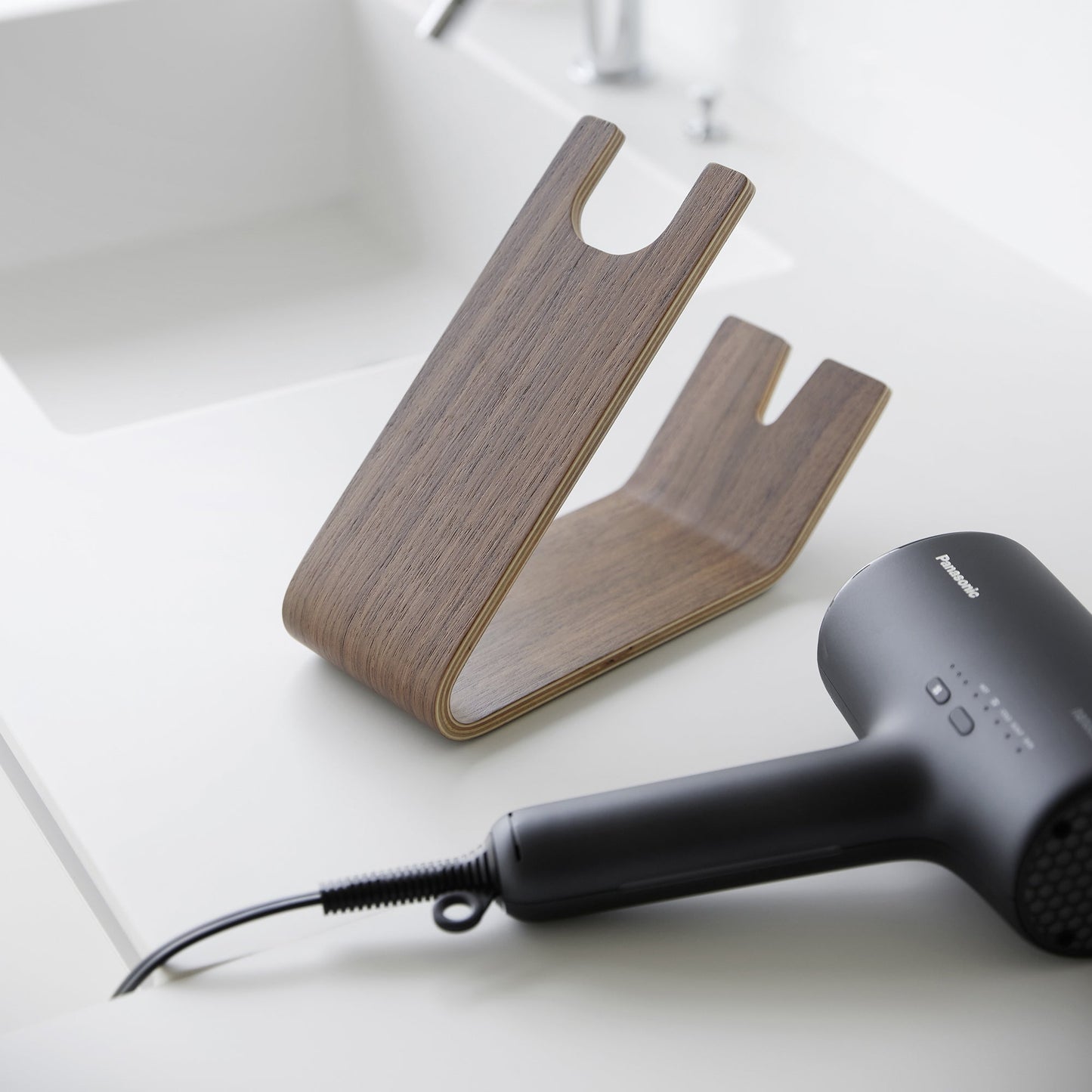 Zerelle – Hair Dryer & Iron Stand
