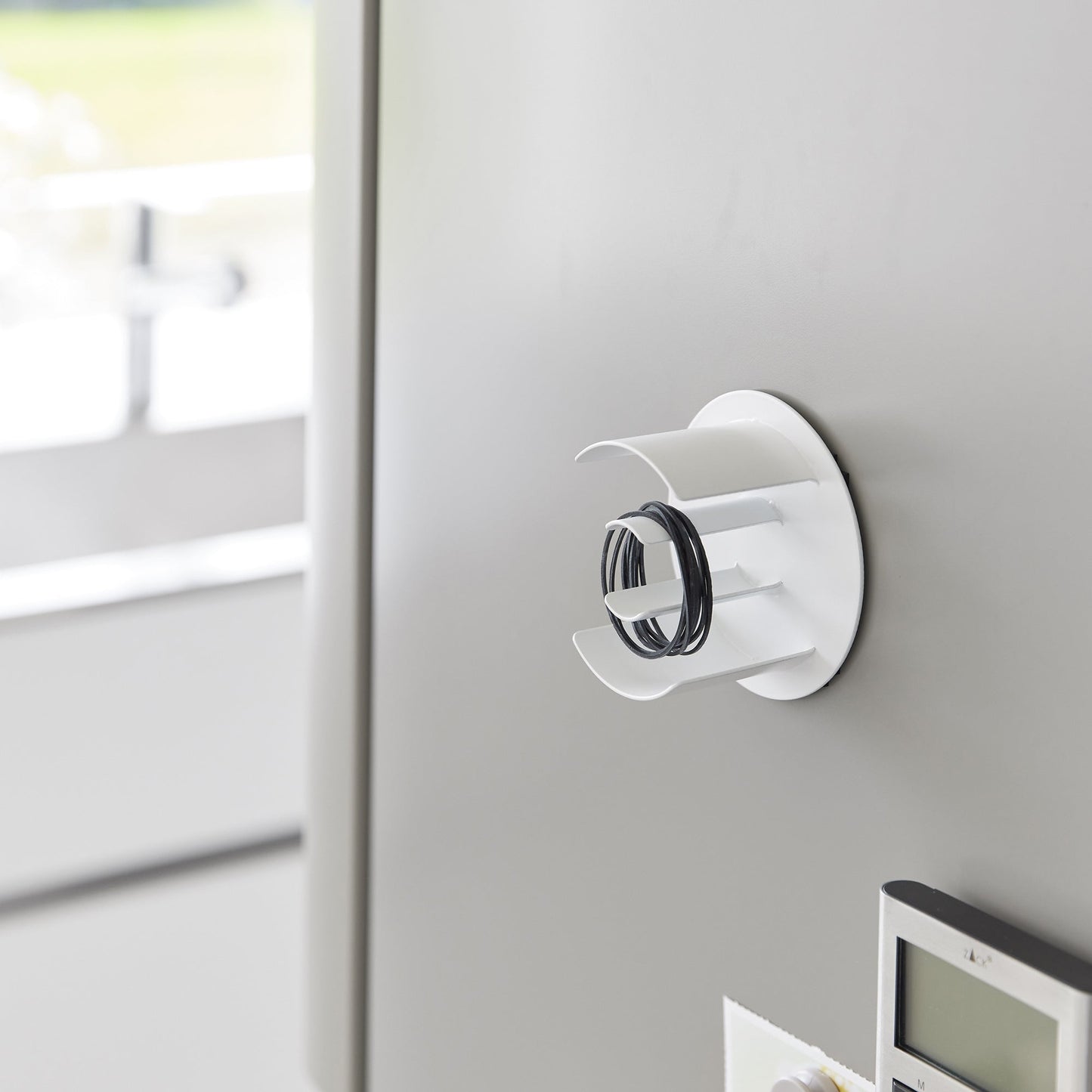 Zerelle – Magnetic Steel Tape Holder