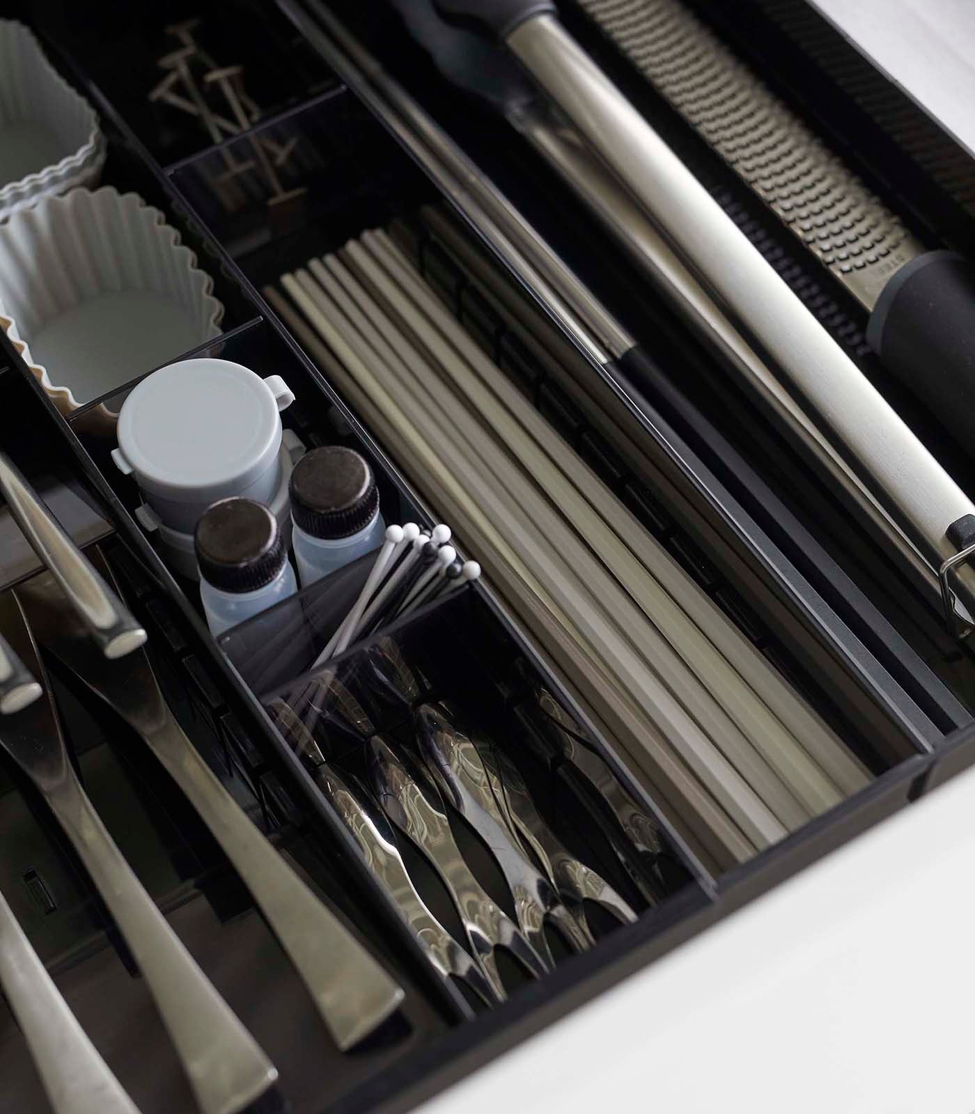 Zerelle – Large Expandable Cutlery Organizer
