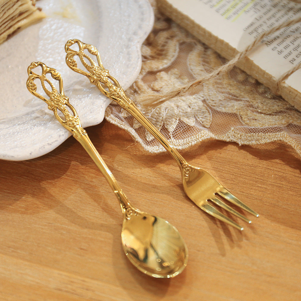 Zerelle – Hollow Carved Spoon Set