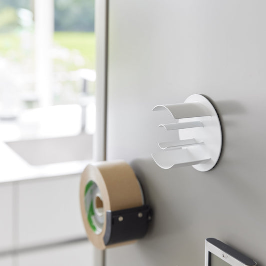 Zerelle – Magnetic Steel Tape Holder