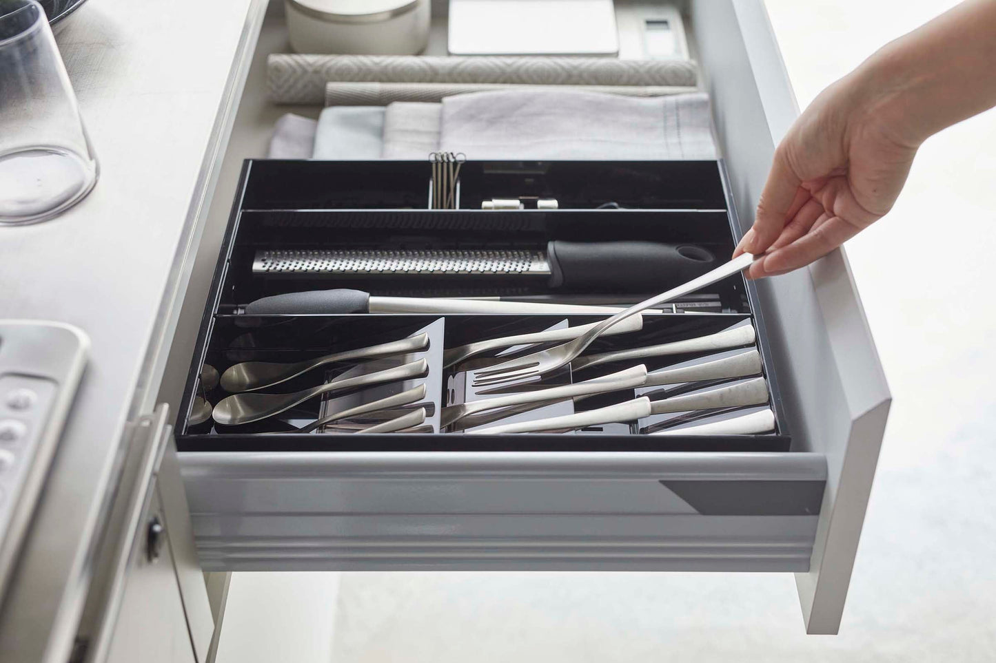Zerelle – Large Expandable Cutlery Organizer