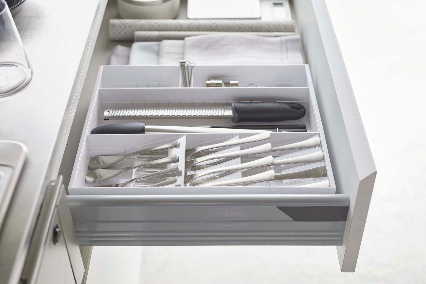 Zerelle – Large Expandable Cutlery Organizer