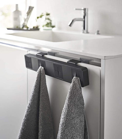 Zerelle – Push Towel Holder