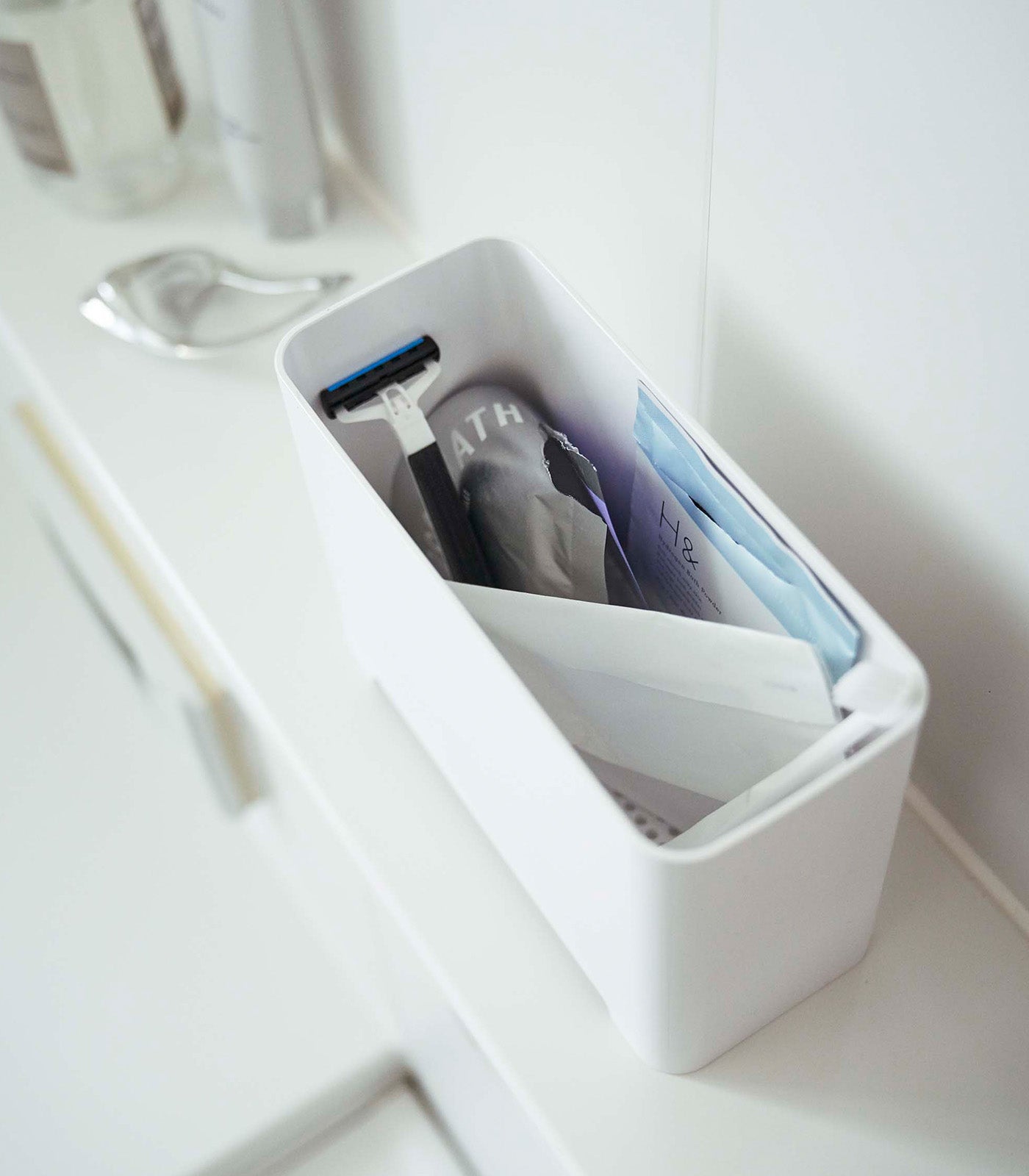 Zerelle – Self-Draining Bath Organizer