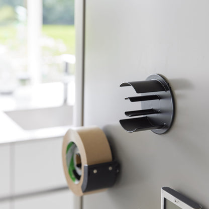 Zerelle – Magnetic Steel Tape Holder