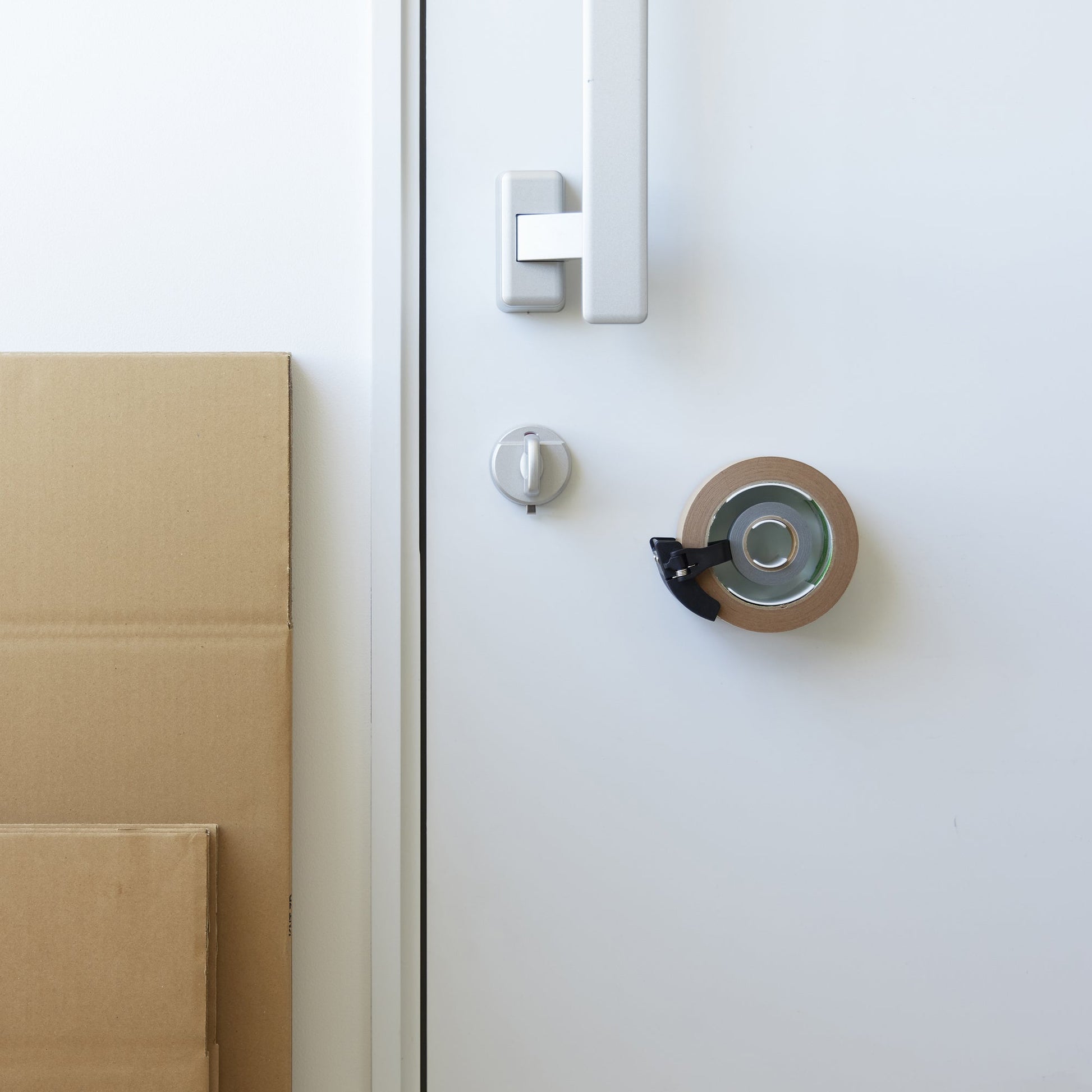 Zerelle – Magnetic Steel Tape Holder